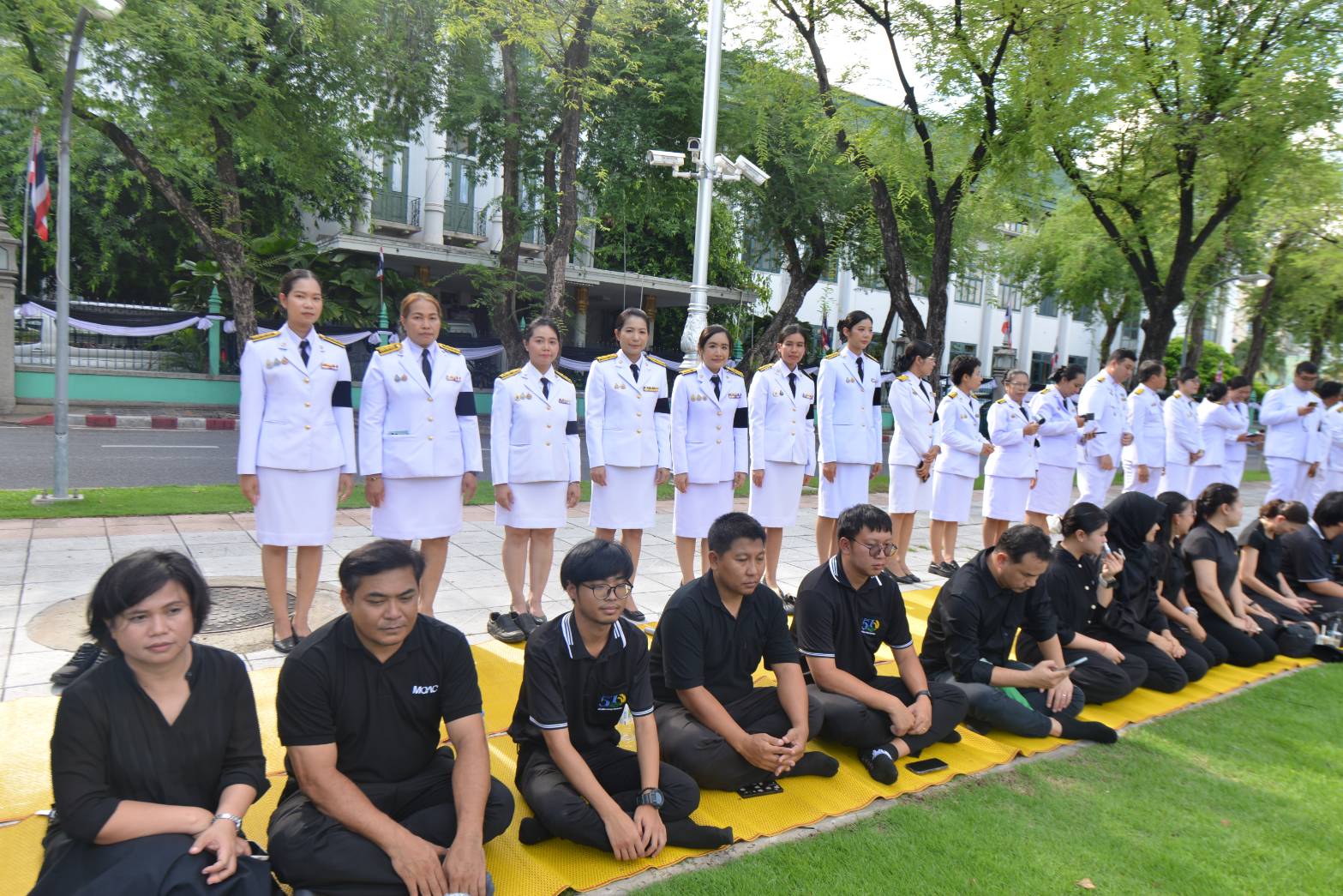 title - ส.ป.ก. ร่วมเข้าเฝ้าฯ และน้อมส่งเสด็จในการเคลื่อนขบวนอัญเชิญพระศพ สมเด็จพระเจ้าลูกเธอเจ้าฟ้าพัชรกิติยาภา นเรนทิราเทพยวดี กรมหลวงราชสาริณีสิริพัชร มหาวัชรราชธิดา สู่พระบรมมหาราชวัง